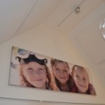 støjd-dæmpning-kontor-DecoDemp.-frithængende-lydplader-og-udskifteligt-motiv-300×200